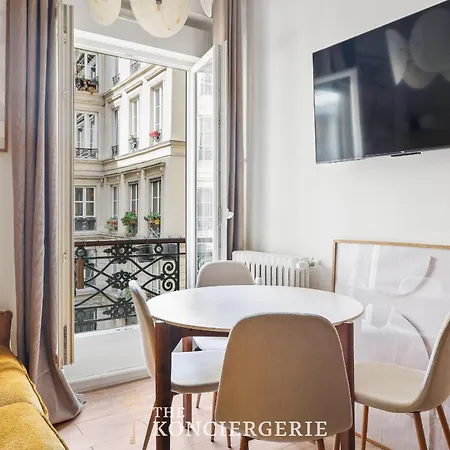 Pied A Terre Elegant En Plein Centre De Párizs